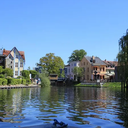 Blockbohlenhaus Plau Am Сasa de vacaciones *
